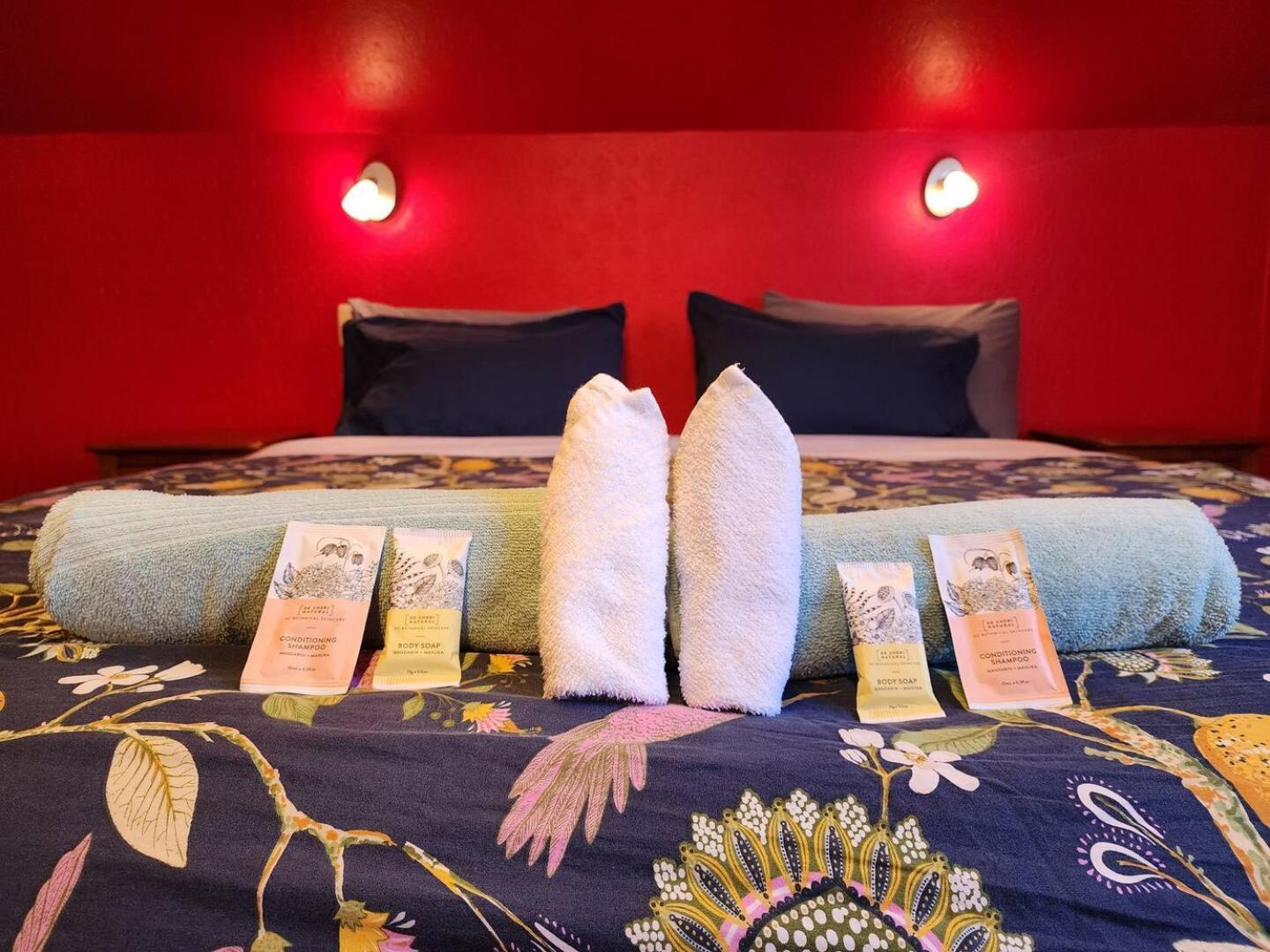 A Stone'S Throw From Town Main House Hotel Dunedin Eksteriør billede