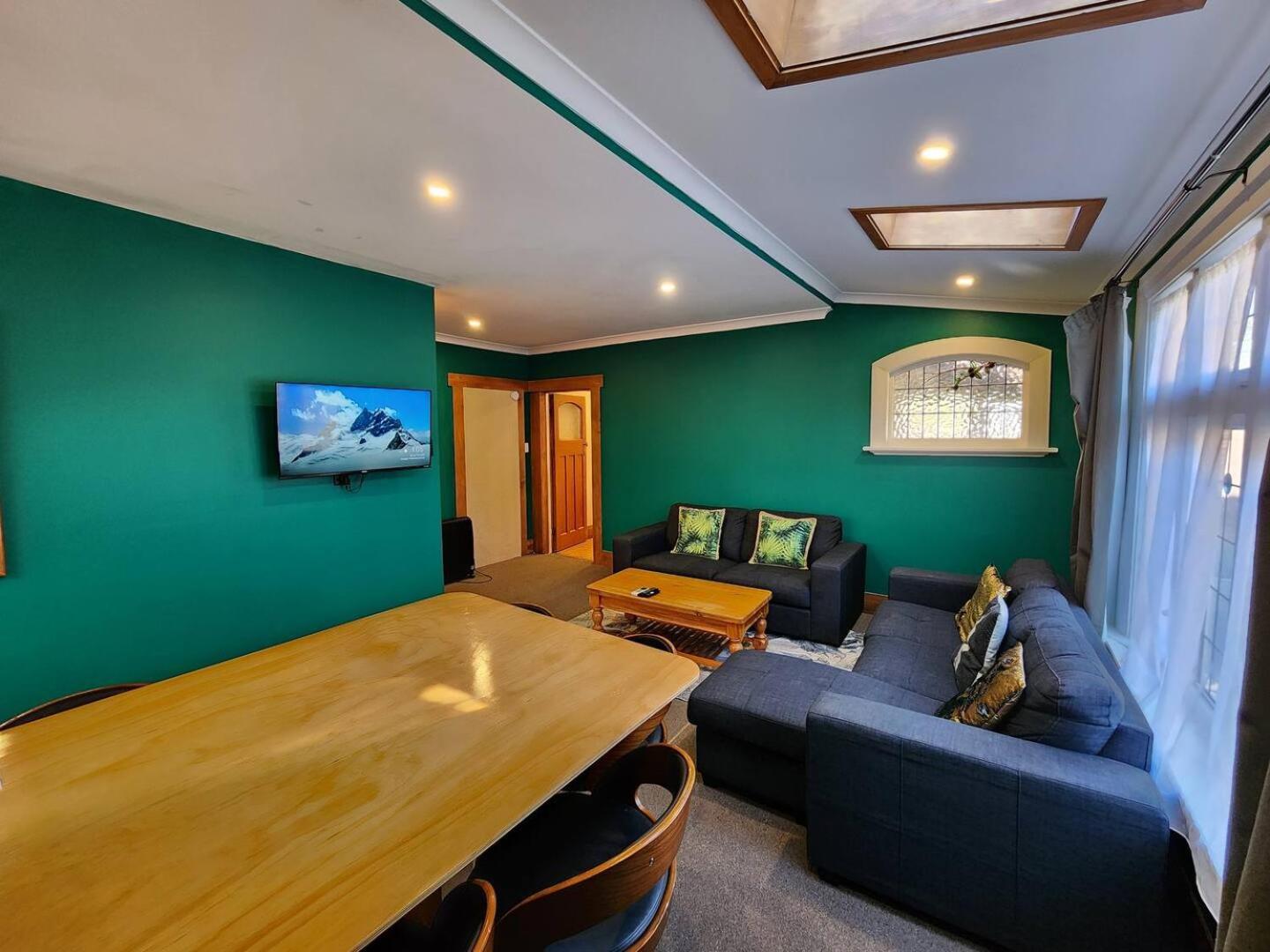 A Stone'S Throw From Town Main House Hotel Dunedin Eksteriør billede