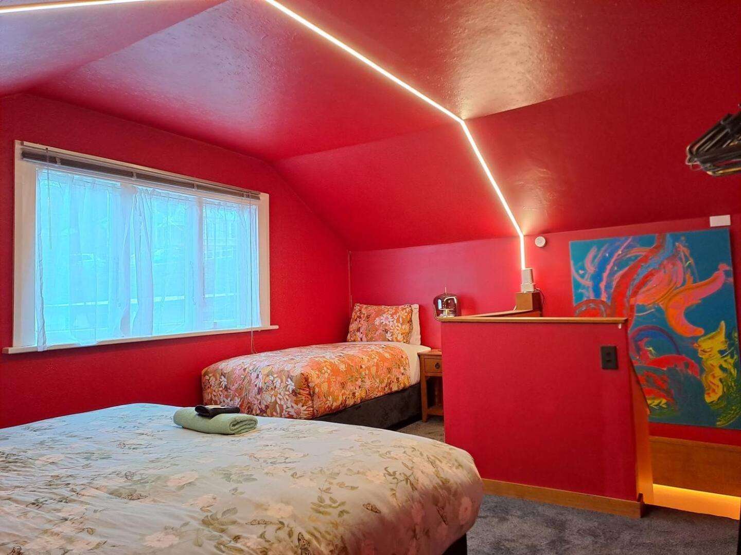 A Stone'S Throw From Town Main House Hotel Dunedin Eksteriør billede
