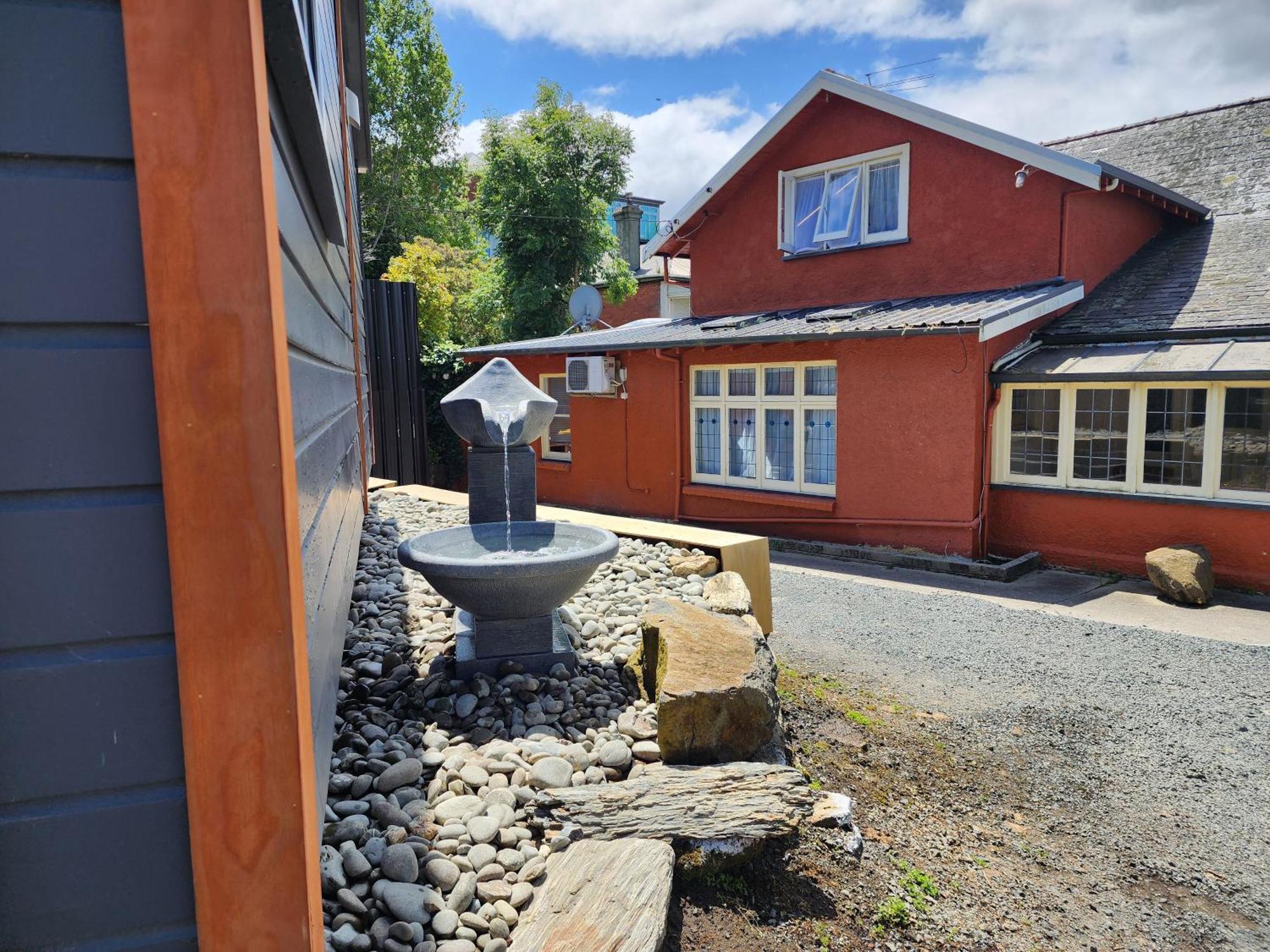 A Stone'S Throw From Town Main House Hotel Dunedin Eksteriør billede